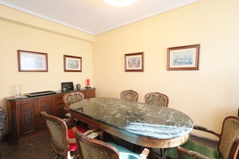 Huoneisto myytävänä Valencia, Espanja, 4 makuuhuonetta, 143 m2 No. 149537 - kuva 3