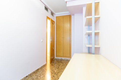 Huoneisto myytävänä Valencia, Espanja, 3 makuuhuonetta, 95 m2 No. 149538 - kuva 25
