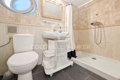 Villa à vendre à Pau, Girona, Espagne, 8 chambres, 408 m2 No. 157659 - photo 22