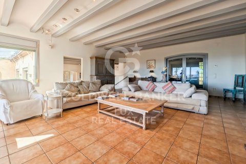 Villa à vendre à Pau, Girona, Espagne, 8 chambres, 408 m2 No. 157659 - photo 8