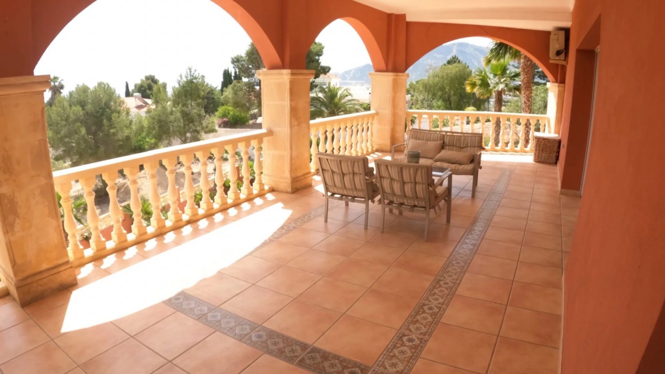 Villa a L'Alfàs del Pi, Alicante, Spagna 8 camere da letto, 540 mq. N° 114468