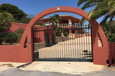 Villa for sale L'Alfàs del Pi, Alicante, Spain 8 bedrooms, 540 sq.m. No. 114468 - photo 3