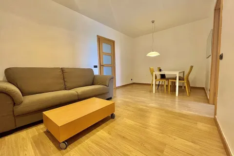 Huoneisto myytävänä Barcelona, Espanja, 3 makuuhuonetta, No. 141089 - kuva 1