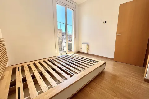 Huoneisto myytävänä Barcelona, Espanja, 3 makuuhuonetta, No. 141089 - kuva 3