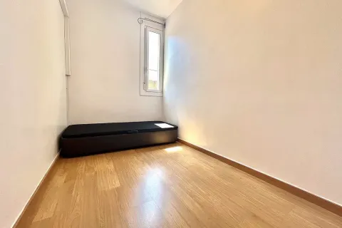 Huoneisto myytävänä Barcelona, Espanja, 3 makuuhuonetta, No. 141089 - kuva 4