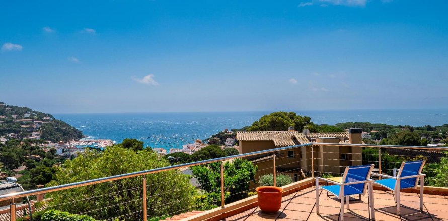 Дом в Льяфранк, Герона, Испания 4 спальни, №141094