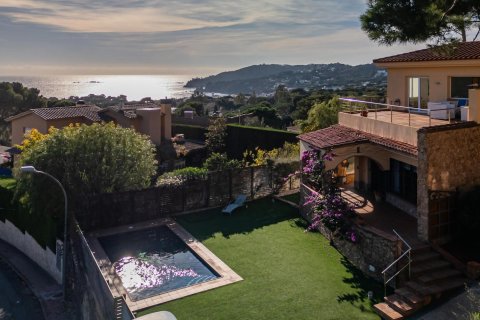 Продажа дома в Льяфранк, Герона, Испания 4 спальни, №141094 - фото 4