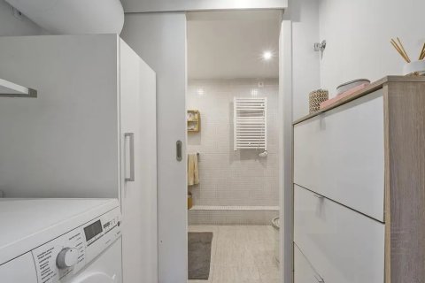 Huoneisto myytävänä Barcelona, Espanja, 2 makuuhuonetta, No. 141091 - kuva 23