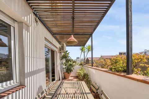 Huoneisto myytävänä Barcelona, Espanja, 2 makuuhuonetta, No. 141091 - kuva 3