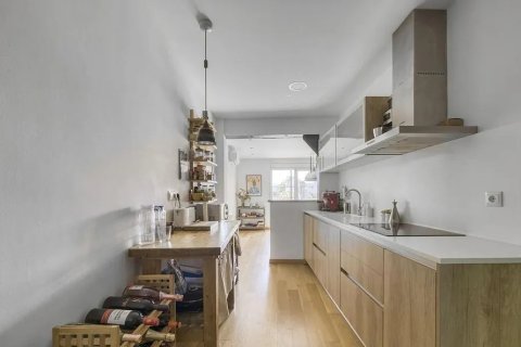 Huoneisto myytävänä Barcelona, Espanja, 2 makuuhuonetta, No. 141091 - kuva 16