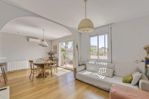 Huoneisto myytävänä Barcelona, Espanja, 2 makuuhuonetta, No. 141091 - kuva 5