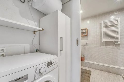 Huoneisto myytävänä Barcelona, Espanja, 2 makuuhuonetta, No. 141091 - kuva 25