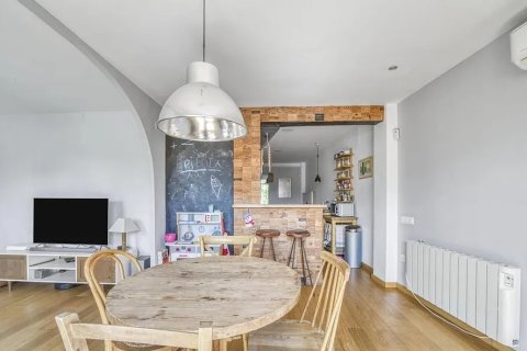 Huoneisto myytävänä Barcelona, Espanja, 2 makuuhuonetta, No. 141091 - kuva 12