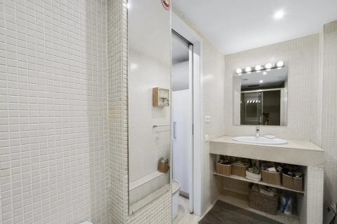 Huoneisto myytävänä Barcelona, Espanja, 2 makuuhuonetta, No. 141091 - kuva 28