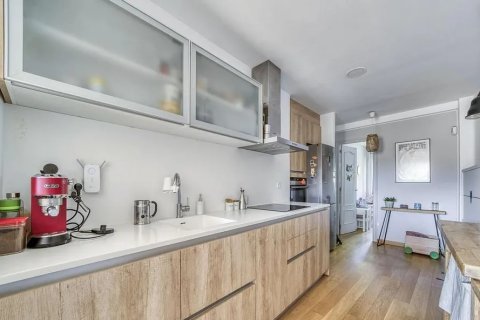 Huoneisto myytävänä Barcelona, Espanja, 2 makuuhuonetta, No. 141091 - kuva 13