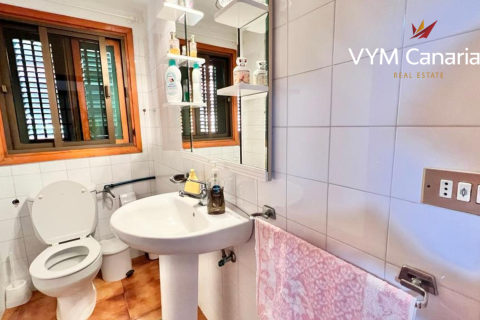 Villa for sale in San Isidro De Abona, Tenerife, Spain 9 bedrooms, 500 sq.m. No. 164671 - photo 24