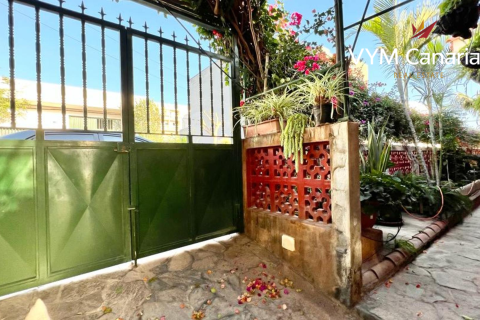 Villa for sale in San Isidro De Abona, Tenerife, Spain 9 bedrooms, 500 sq.m. No. 164671 - photo 21