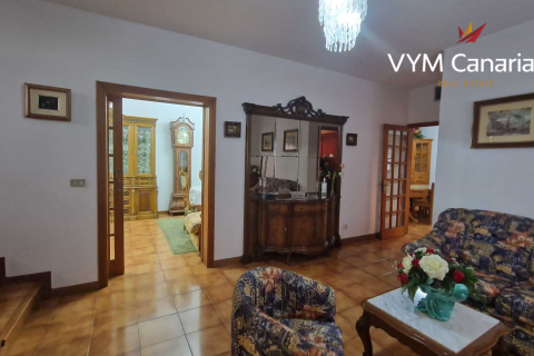 Villa for sale in San Isidro De Abona, Tenerife, Spain 9 bedrooms, 500 sq.m. No. 164671 - photo 5