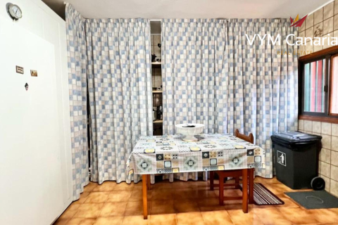 Villa for sale in San Isidro De Abona, Tenerife, Spain 9 bedrooms, 500 sq.m. No. 164671 - photo 30