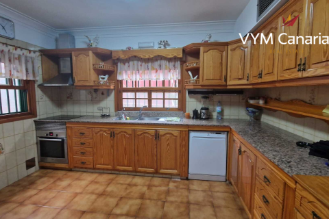 Villa for sale in San Isidro De Abona, Tenerife, Spain 9 bedrooms, 500 sq.m. No. 164671 - photo 6