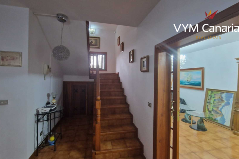 Villa for sale in San Isidro De Abona, Tenerife, Spain 9 bedrooms, 500 sq.m. No. 164671 - photo 9