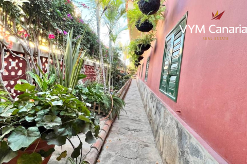 Villa for sale in San Isidro De Abona, Tenerife, Spain 9 bedrooms, 500 sq.m. No. 164671 - photo 20