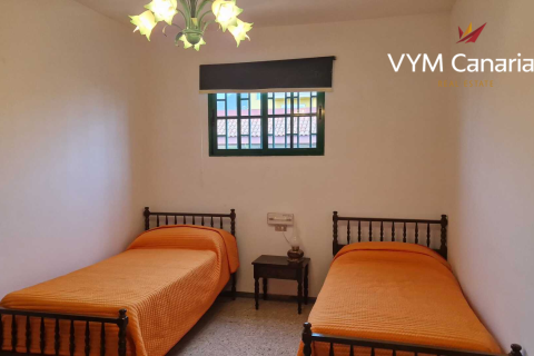 Villa for sale in San Isidro De Abona, Tenerife, Spain 9 bedrooms, 500 sq.m. No. 164671 - photo 12