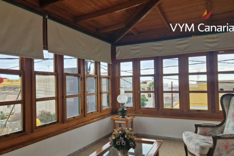 Villa for sale in San Isidro De Abona, Tenerife, Spain 9 bedrooms, 500 sq.m. No. 164671 - photo 7