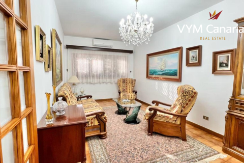 Villa for sale in San Isidro De Abona, Tenerife, Spain 9 bedrooms, 500 sq.m. No. 164671 - photo 25