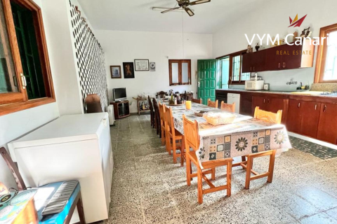 Villa for sale in San Isidro De Abona, Tenerife, Spain 9 bedrooms, 500 sq.m. No. 164671 - photo 17