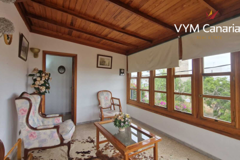 Villa for sale in San Isidro De Abona, Tenerife, Spain 9 bedrooms, 500 sq.m. No. 164671 - photo 11