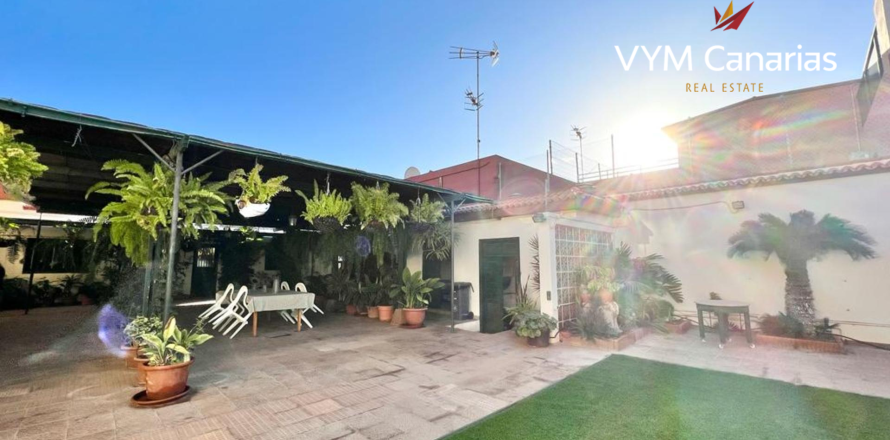 Villa in San Isidro De Abona, Tenerife, Spain 9 bedrooms, 500 sq.m. No. 164671