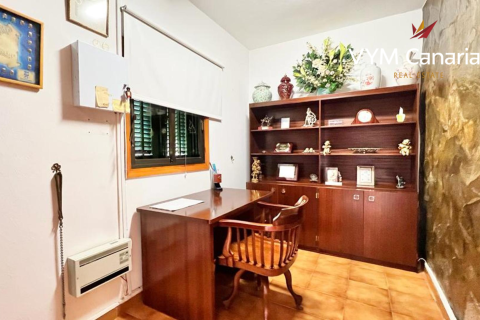 Villa for sale in San Isidro De Abona, Tenerife, Spain 9 bedrooms, 500 sq.m. No. 164671 - photo 26