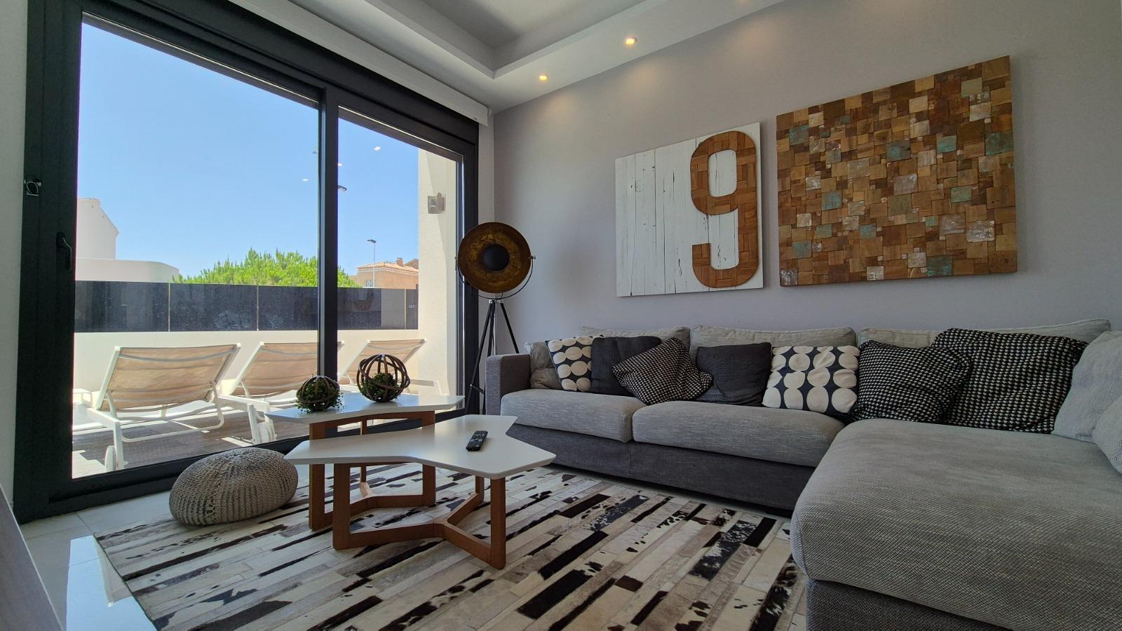Villa a Torrevieja, Alicante, Spagna 4 camere da letto, 205 mq. N° 164674