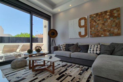 Villa for sale in Torrevieja, Alicante, Spain 4 bedrooms, 205 sq.m. No. 164674 - photo 27