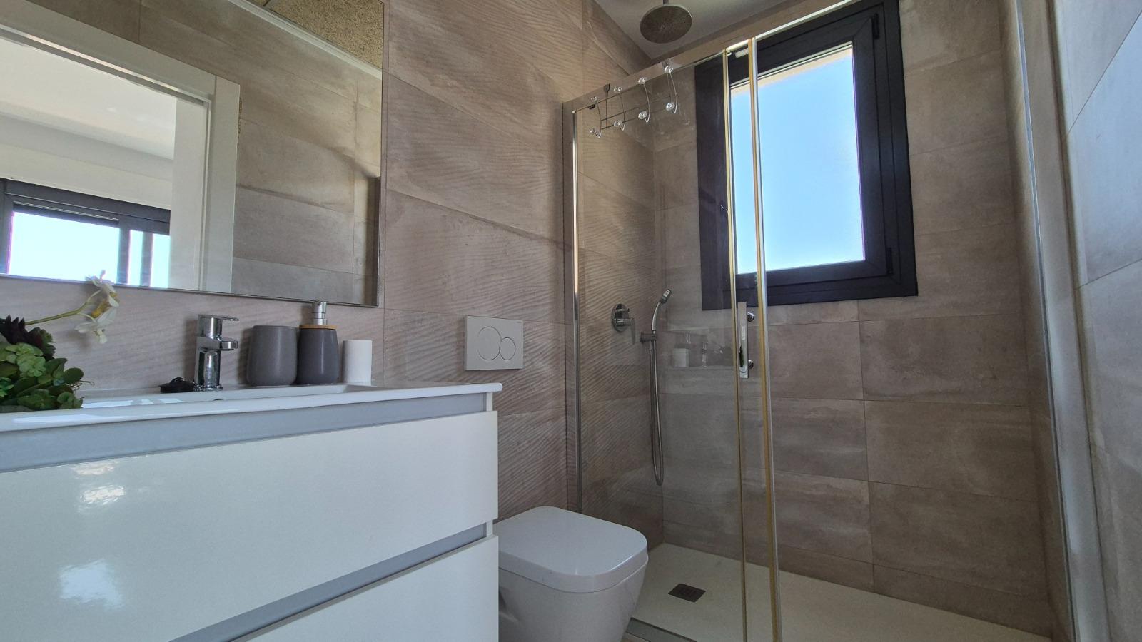 Villa a Torrevieja, Alicante, Spagna 4 camere da letto, 205 mq. N° 164674