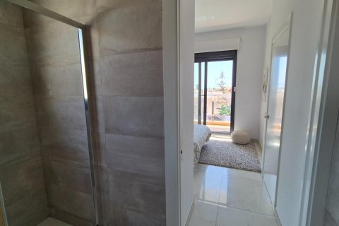 Villa for sale in Torrevieja, Alicante, Spain 4 bedrooms, 205 sq.m. No. 164674 - photo 8