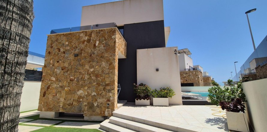 Villa in Torrevieja, Alicante, Spain 4 bedrooms, 205 sq.m. No. 164674