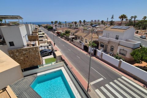 Villa for sale in Torrevieja, Alicante, Spain 4 bedrooms, 205 sq.m. No. 164674 - photo 2