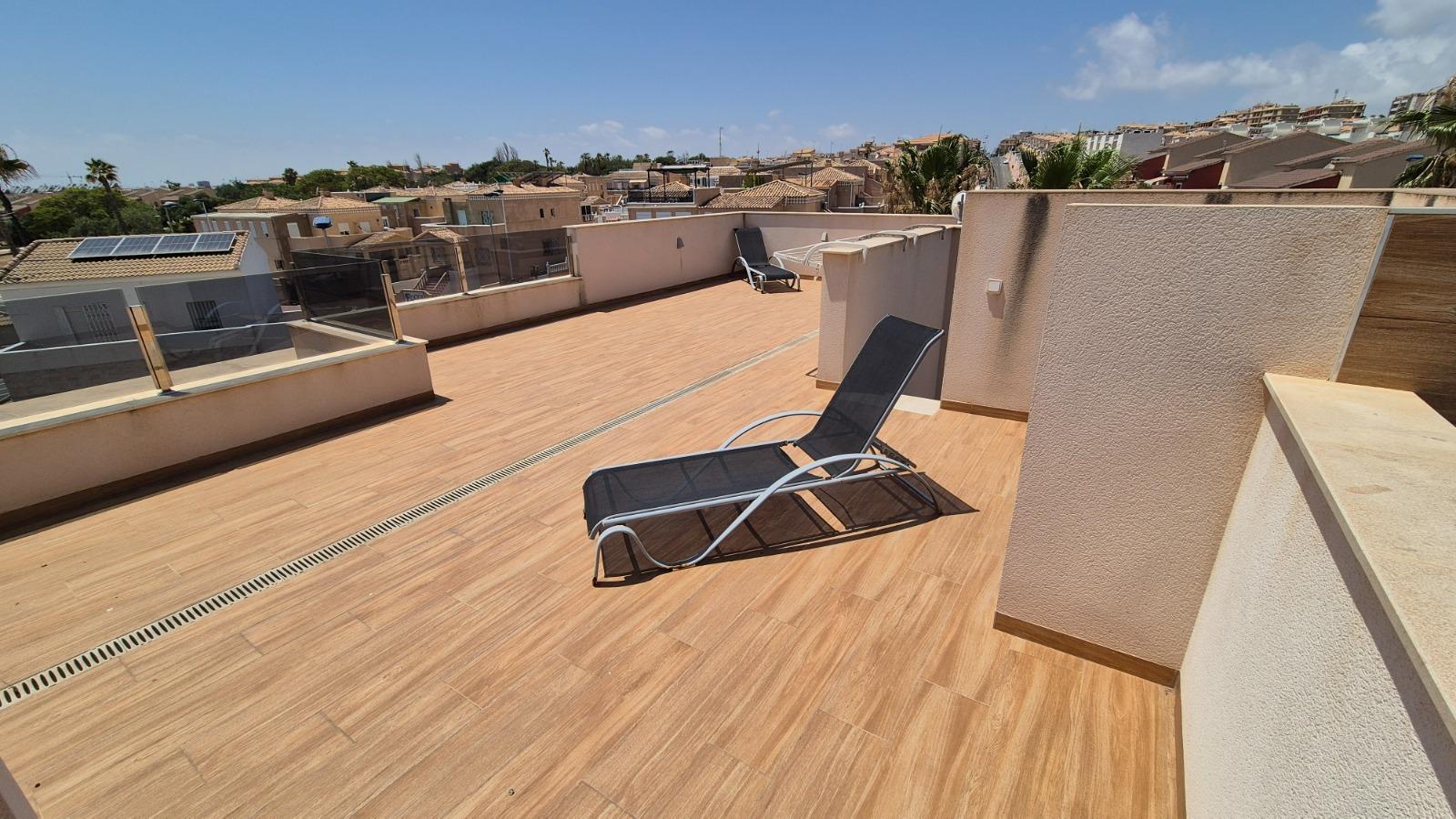 Villa a Torrevieja, Alicante, Spagna 4 camere da letto, 205 mq. N° 164674