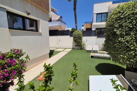 Villa for sale in Torrevieja, Alicante, Spain 4 bedrooms, 205 sq.m. No. 164674 - photo 10