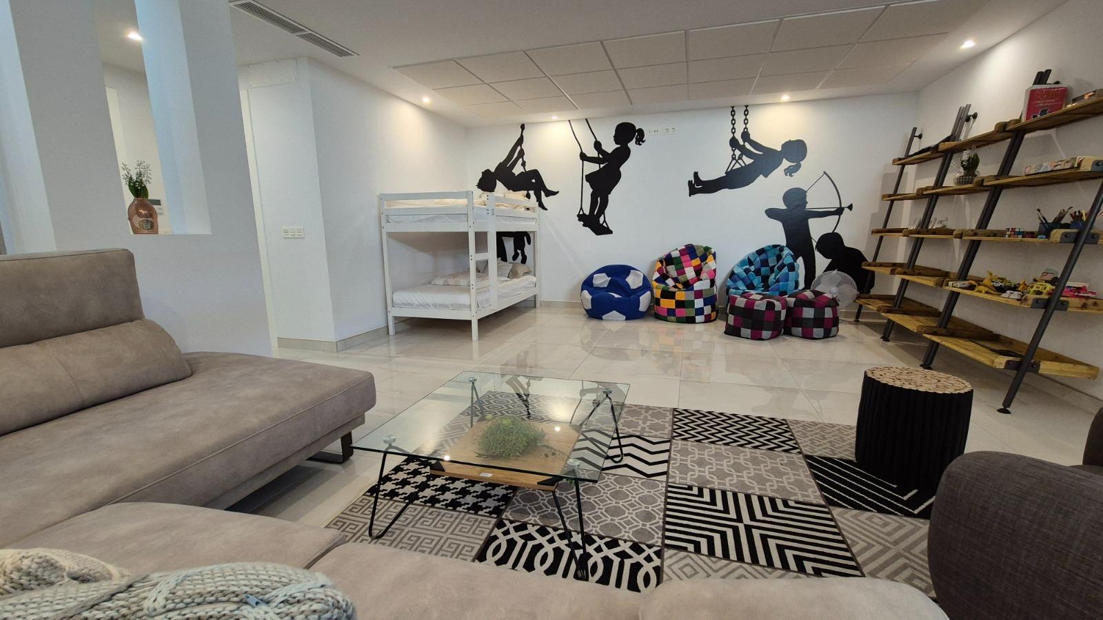 Villa a Torrevieja, Alicante, Spagna 4 camere da letto, 205 mq. N° 164674