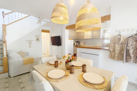 Kaupunkipientalo myytävänä Villamartin, Alicante, Espanja, 3 makuuhuonetta, 101 m2 No. 154569 - kuva 8