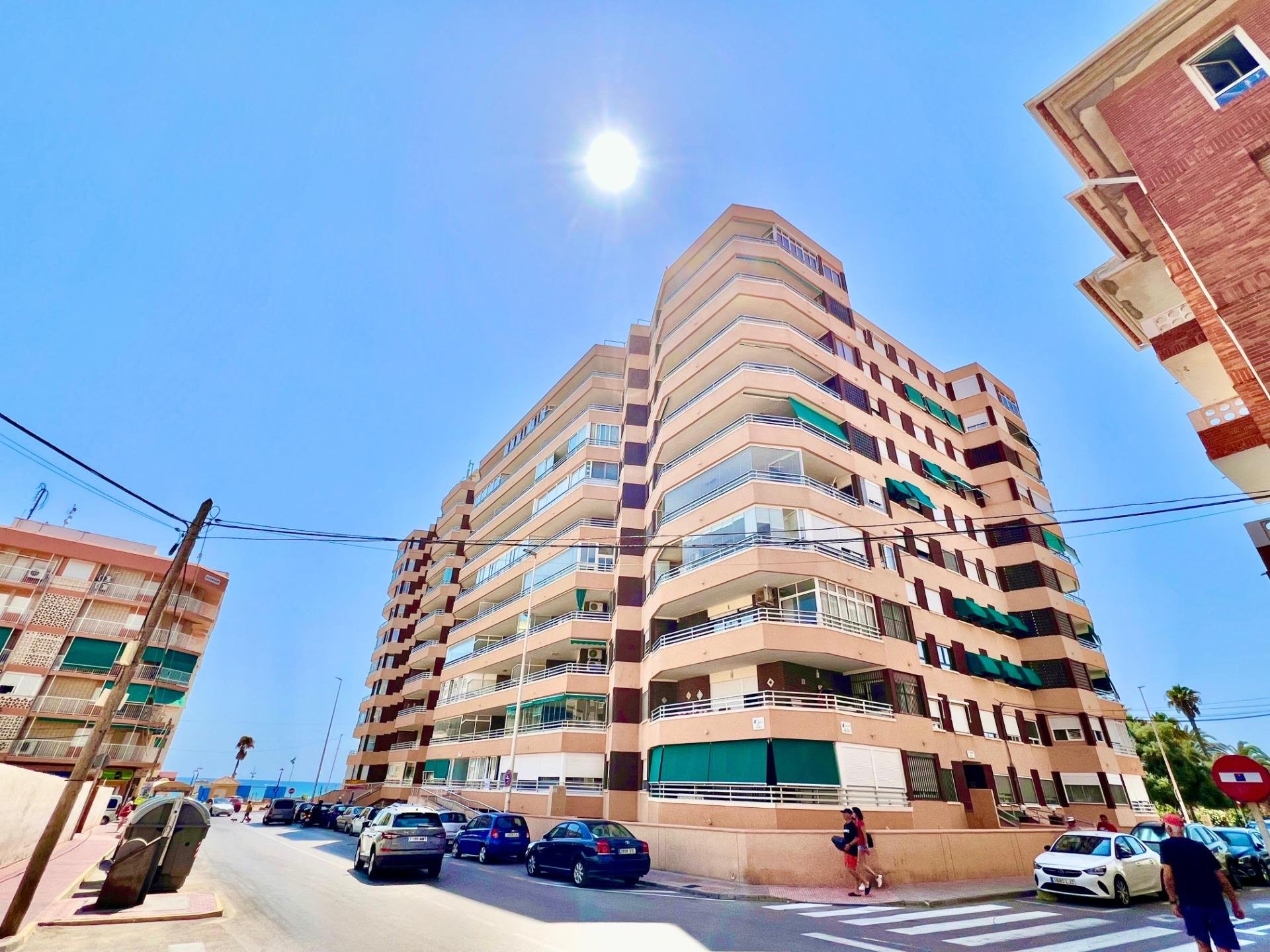 Apartment à La Mata, Alicante, Espagne 3 chambres, 110 m2 No. 195435