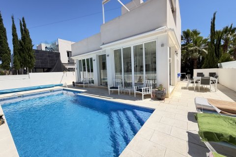 Villa à Mil Palmeras, Alicante, Espagne 4 chambres, 160 m2 No. 195439