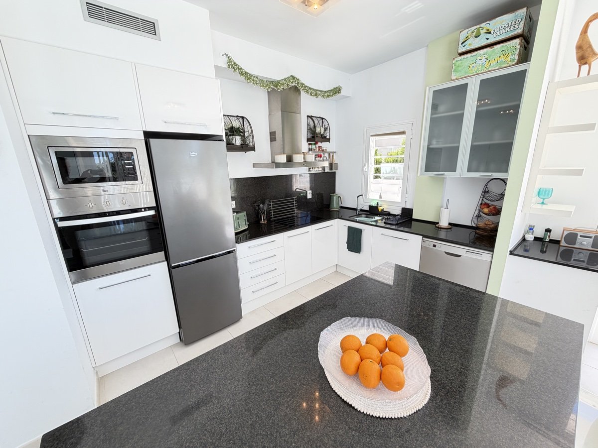 Villa Mil Palmeras, Alicante, Spānijā 4 istabas, 160 m2 Nr. 195439