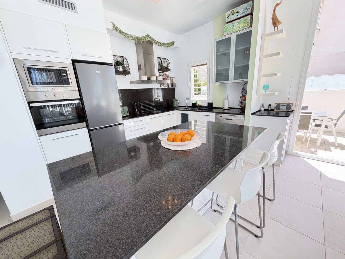Villa Mil Palmeras, Alicante, Spānijā 4 istabas, 160 m2 Nr. 195439
