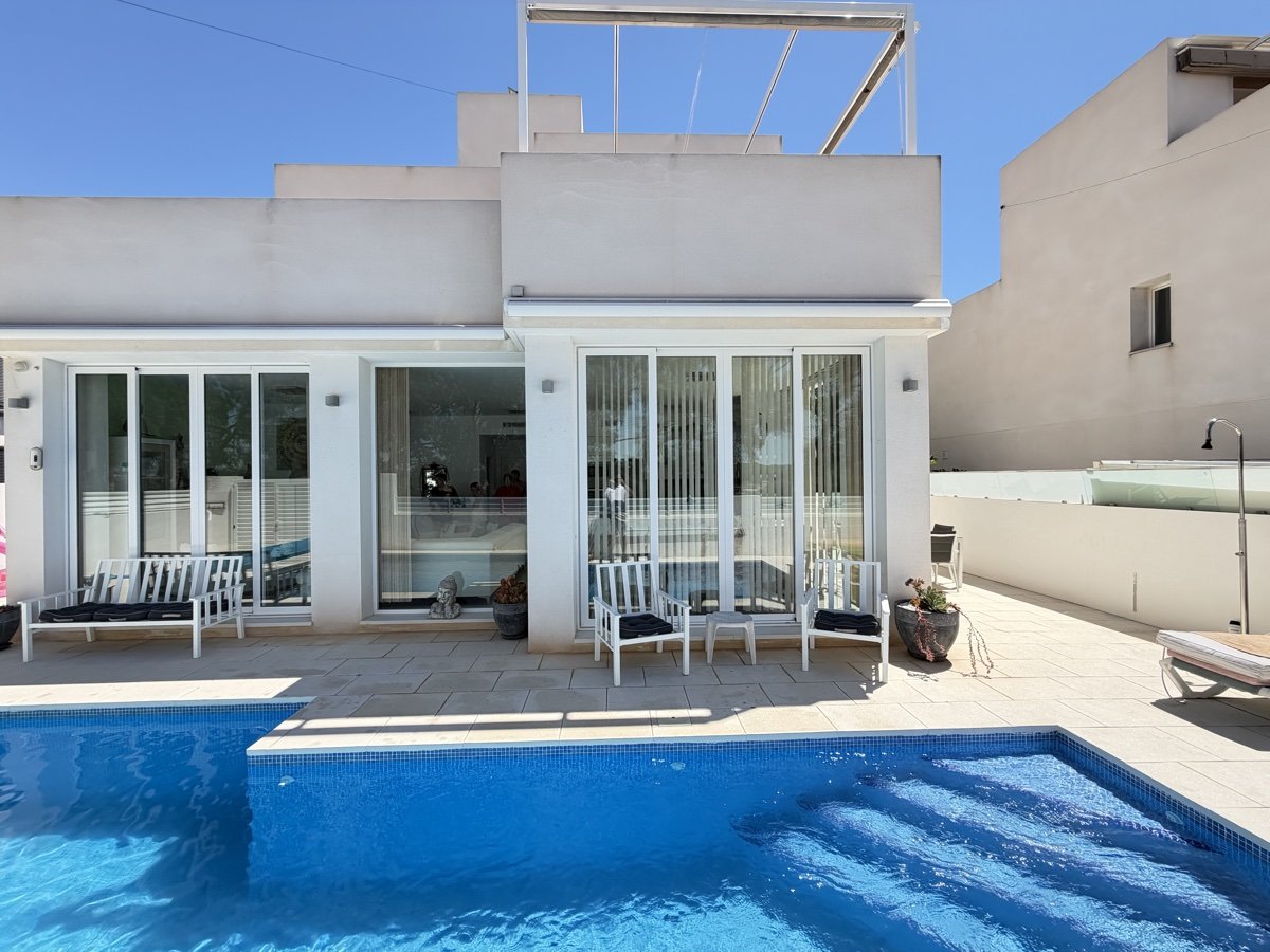 Villa Mil Palmeras, Alicante, Spānijā 4 istabas, 160 m2 Nr. 195439
