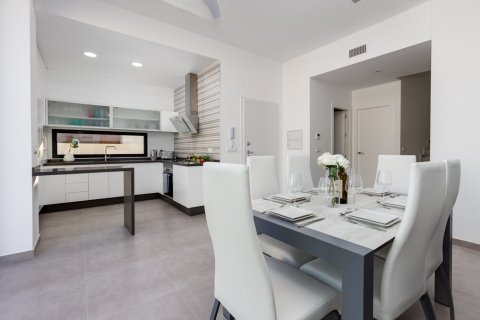 Huvila myytävänä Pilar de la Horadada, Alicante, Espanja, 3 makuuhuonetta, 151 m2 No. 137627 - kuva 5