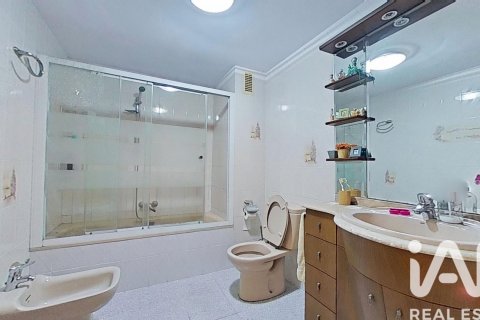 Townhouse for sale in Vila-real, Castellon, Spain 6 bedrooms, 270 sq.m. No. 172910 - photo 24